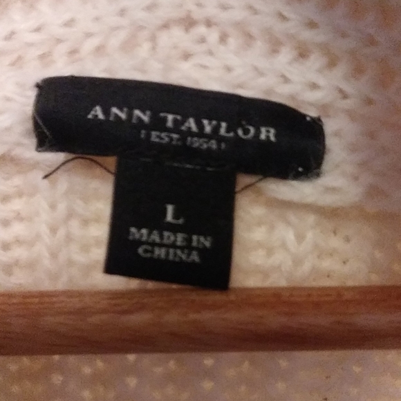 Ann Taylor Cardi - Picture 4 of 9